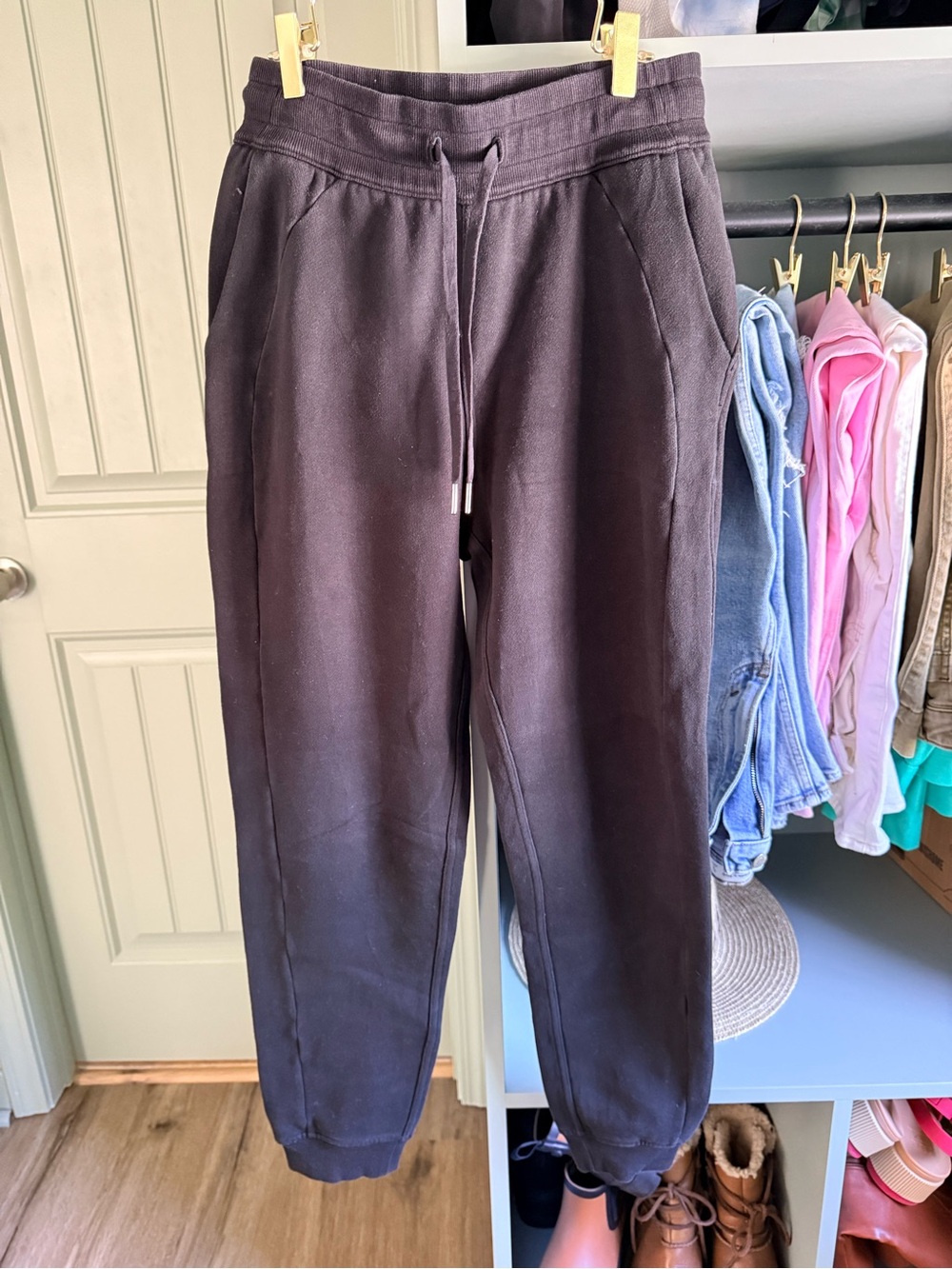 Women’s Lululemon Black Jogger Sweatpants